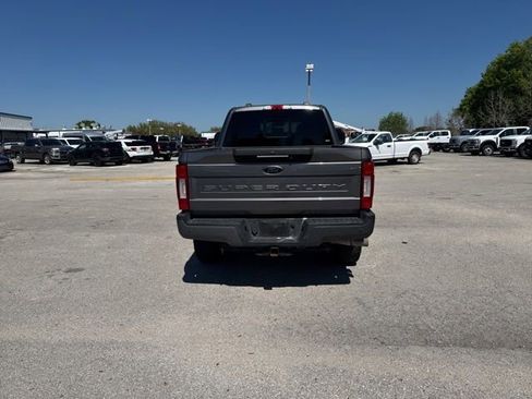 Used 2022 Ford F250 Lariat w/ Black Appearance Package image 6