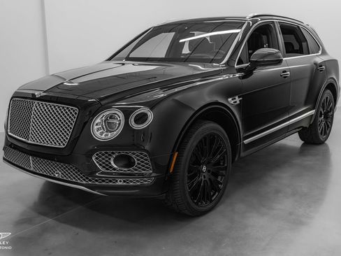 Used 2017 Bentley Bentayga AWD/4WD image 15
