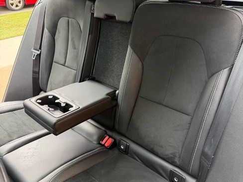 Used 2020 Volvo XC40 T5 R-Design image 19