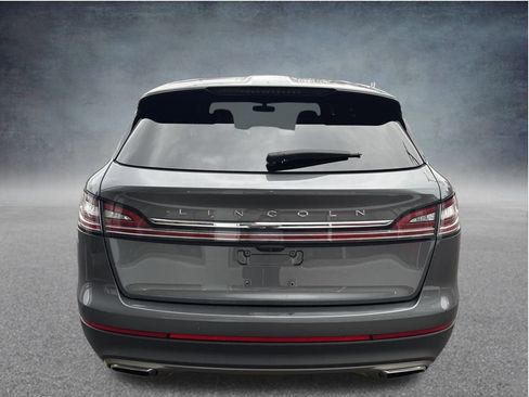 Used 2023 Lincoln Nautilus Reserve image 4