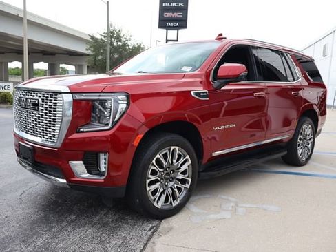 Used 2023 GMC Yukon SLT w/ SLT Premium Package AWD/4WD image 3