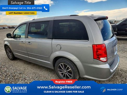Used 2017 Dodge Grand Caravan SXT FWD image 3