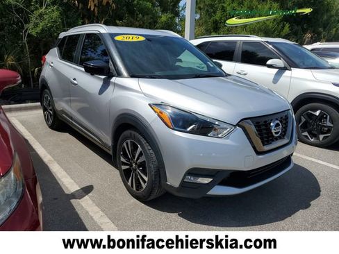 Used 2019 Nissan Kicks SR image 1
