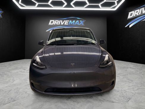 Used 2022 Tesla Model Y Performance AWD/4WD image 2