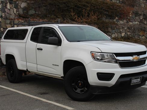 Used 2018 Chevrolet Colorado W/T image 4