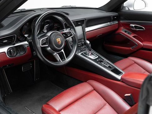 Used 2019 Porsche 911 Carrera image 13