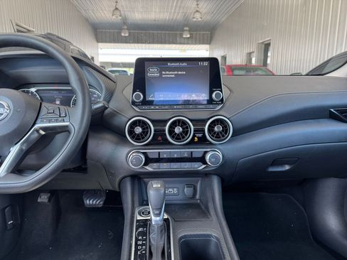 Used 2024 Nissan Sentra SV FWD image 17