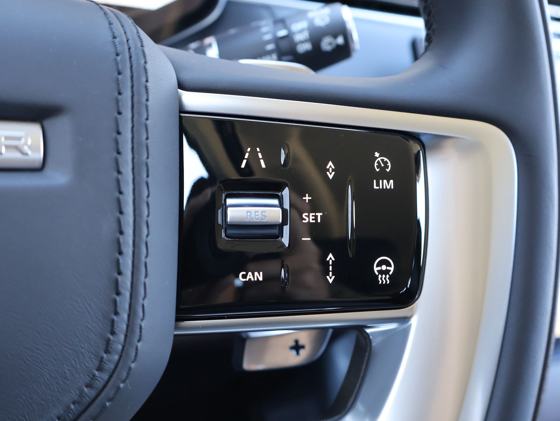 New 2026 Land Rover Range Rover Autobiography AWD/4WD image 17