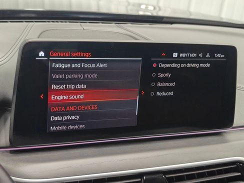 Used 2022 BMW M550i xDrive AWD/4WD image 74
