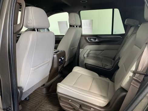 Used 2021 GMC Yukon SLT w/ SLT Luxury Package AWD/4WD image 6