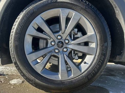 Used 2024 Ford Explorer XLT w/ Equipment Group 202A image 5