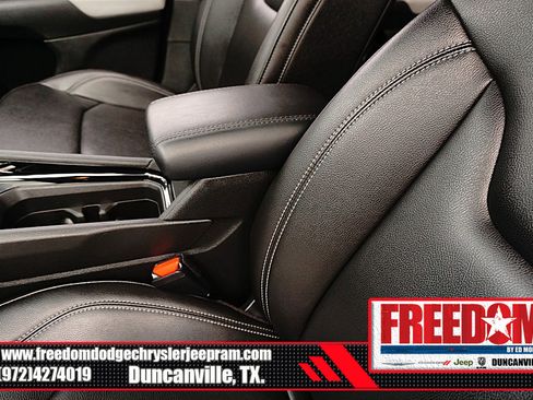 Certified 2025 Jeep Compass Limited image 36