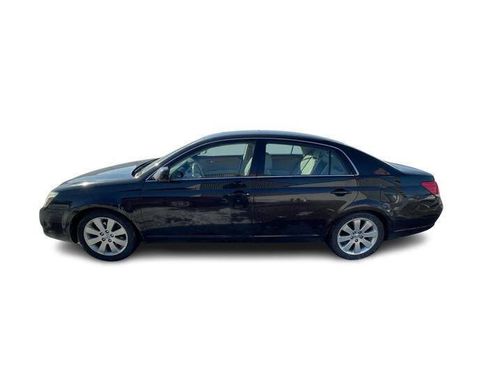 Used 2005 Toyota Avalon XL image 2