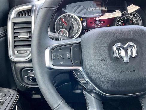 Used 2025 RAM 1500 Laramie w/ Sport Appearance Package AWD/4WD image 10