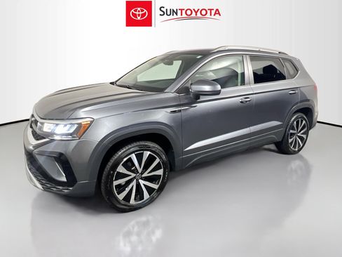 Used 2024 Volkswagen Taos SE FWD image 9
