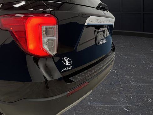 Used 2023 Ford Explorer XLT image 34