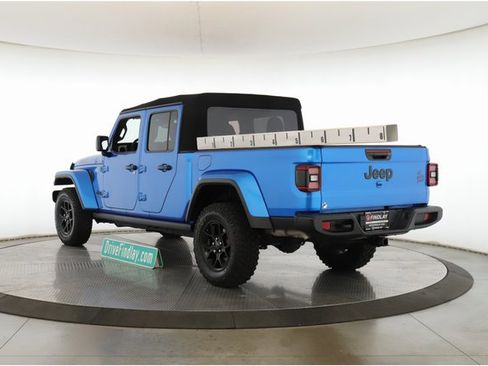 Used 2024 Jeep Gladiator Sport image 8