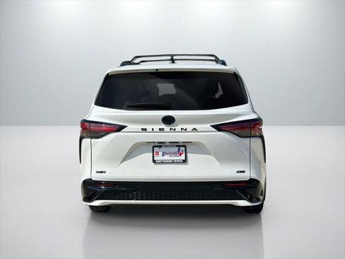Certified 2025 Toyota Sienna XSE w/ XSE Plus Package FWD image 6