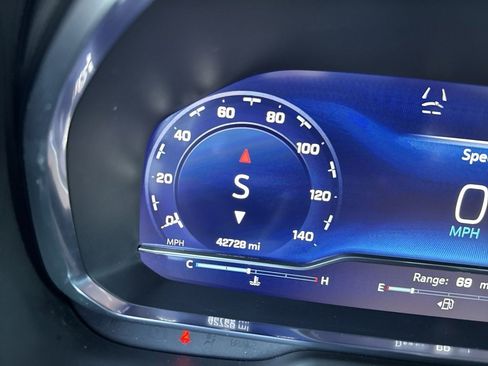 Certified 2023 Chevrolet Suburban High Country image 9