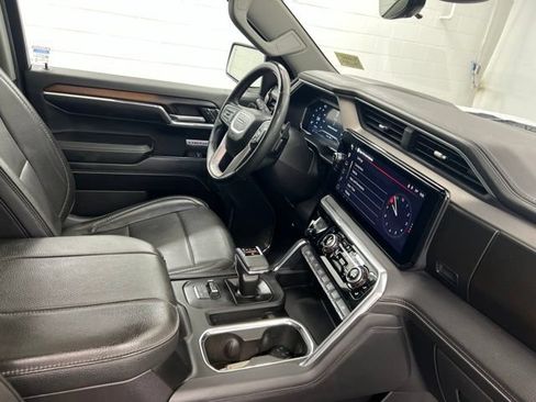 Used 2024 GMC Sierra 1500 Denali w/ Technology Package AWD/4WD image 24
