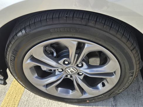 Used 2024 Honda Accord EX image 9