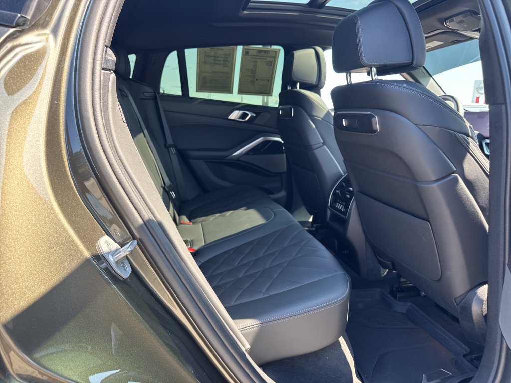 Used 2024 BMW X6 xDrive40i w/ Premium Package AWD/4WD image 17