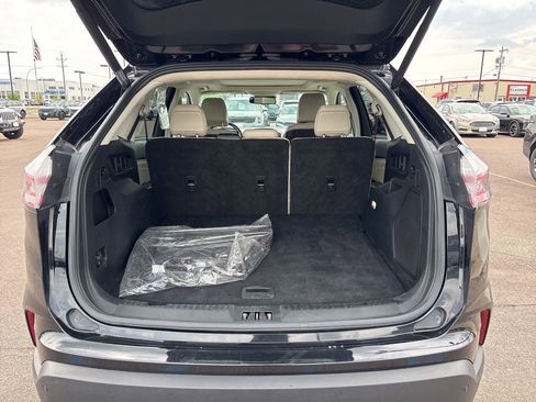 Used 2020 Ford Edge Titanium w/ Equipment Group 301A AWD/4WD image 33
