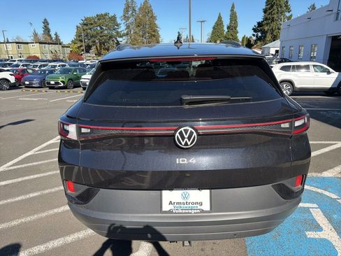 Used 2023 Volkswagen ID.4 Pro S image 3