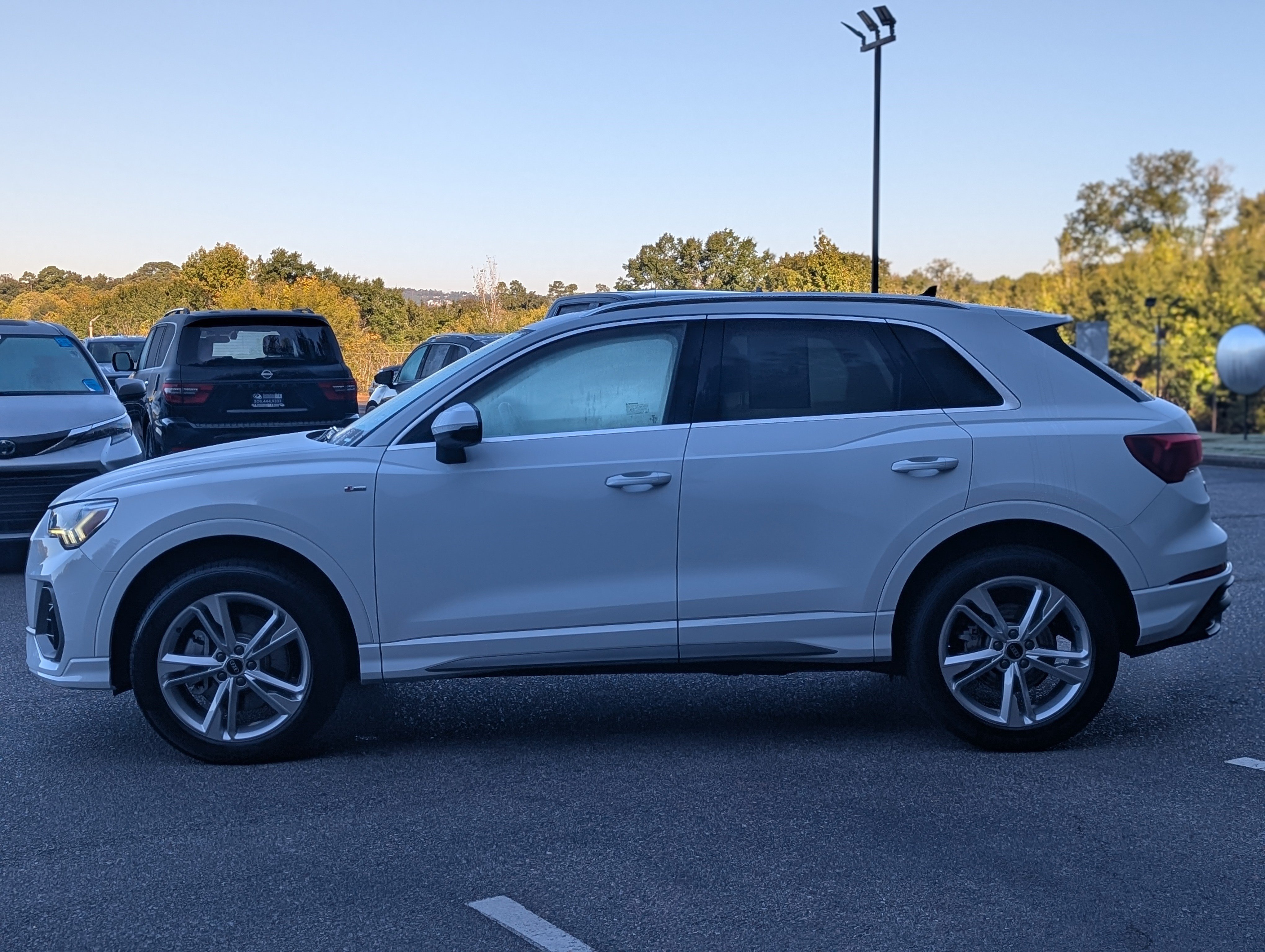 Used 2024 Audi Q3 2.0T Premium w/ Convenience Package AWD/4WD image 6