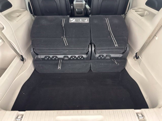Used 2017 Chrysler Pacifica Touring-L FWD image 29