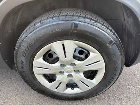 Used 2015 Chevrolet Trax LS FWD image 12
