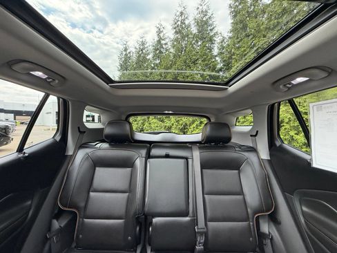 Used 2023 GMC Terrain AT4 w/ Tech Package AWD/4WD image 3