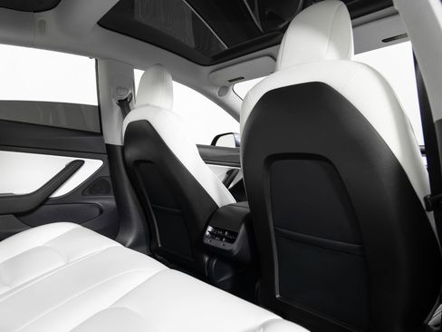 Used 2020 Tesla Model 3 Performance image 21