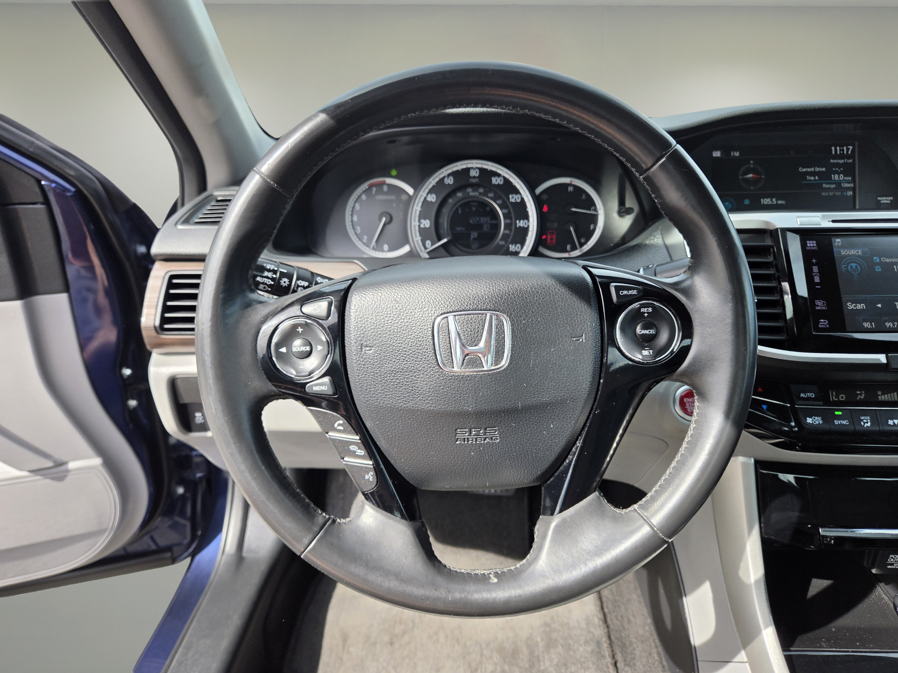Used 2017 Honda Accord EX-L image 16