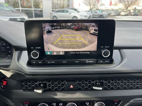 Used 2023 Honda Accord EX image 19