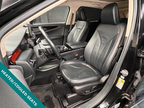 Used 2023 Lincoln Nautilus Reserve w/ Luxury Package image 3