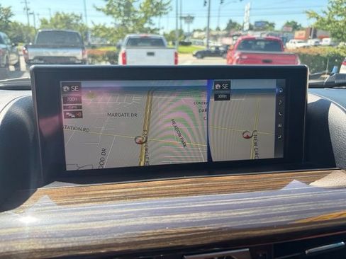 Used 2019 Lexus LX 570 4WD w/ Luxury Package image 26
