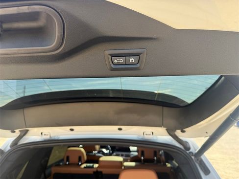 Used 2022 BMW X7 xDrive40i w/ M Sport Package image 13