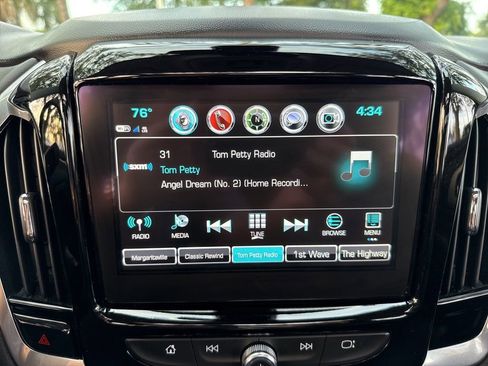 Used 2019 Chevrolet Traverse RS image 37