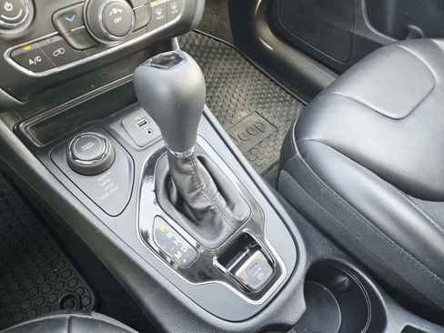 Used 2019 Jeep Cherokee Latitude Plus image 31