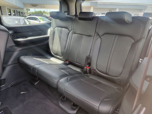 Used 2025 Jeep Wagoneer Series II image 13