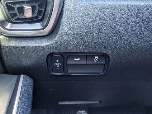 Certified 2023 Kia Sorento S w/ Panoramic Sunroof Package image 19