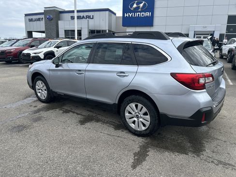 Used 2019 Subaru Outback 2.5i Premium image 19