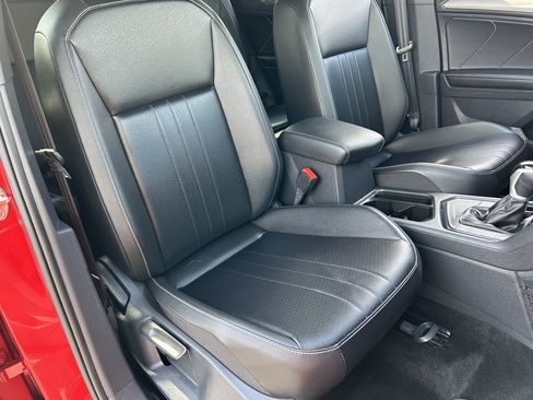 Certified 2024 Volkswagen Tiguan SE R-Line FWD image 8