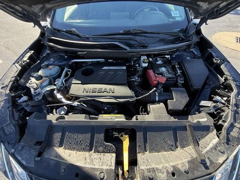 Used 2023 Nissan Rogue S image 31