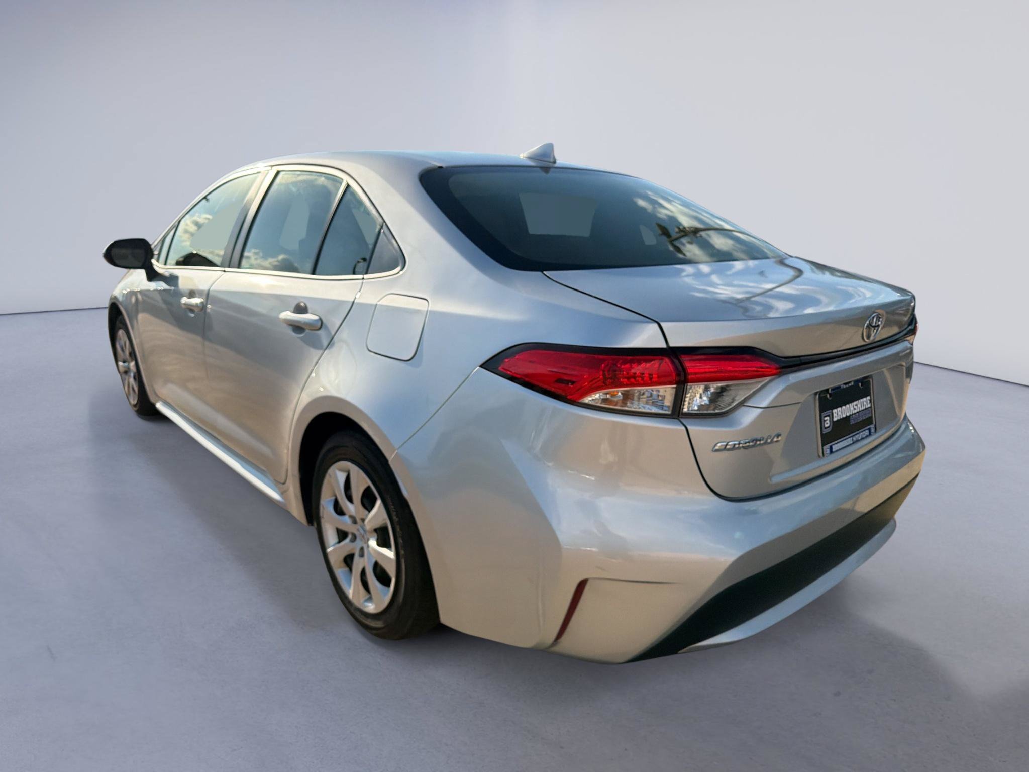 Used 2020 Toyota Corolla LE FWD image 7