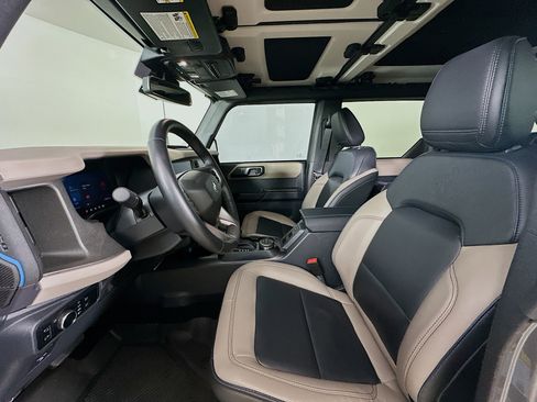 Used 2024 Ford Bronco Wildtrak image 29