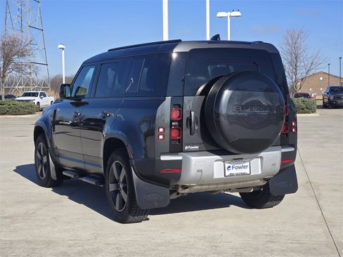 Used 2025 Land Rover Defender 110 S image 5