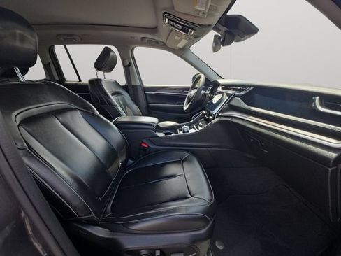 Used 2023 Jeep Grand Cherokee 4WD 4xe image 13