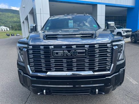 Used 2024 GMC Sierra 3500 Denali Ultimate AWD/4WD image 2